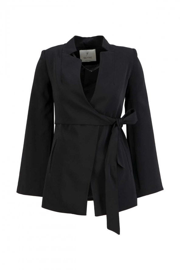 Siyah Kuşaklı Kruvaze Vatkalı Pelerin Model Ceket