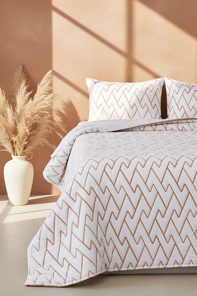 Rivaİstanbul Maria Çift Kişilik Kortlu Kapitone Yatak Örtüsü Takımı 3 Parça Uyku Seti ürün görseli 1