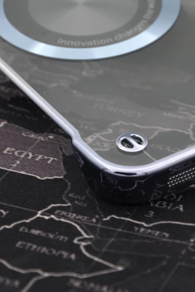 iPhone 14 Uyumlu Mavi Renkli İnce Kenarlı Şeffaf Sert Kapak Kılıf - Resim 4