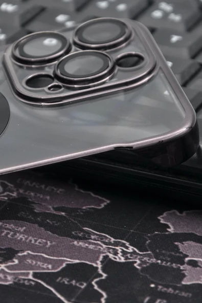 iPhone 13 Pro Uyumlu Siyah Renkli İnce Kenarlı Şeffaf Sert Kapak Kılıf - Resim 3