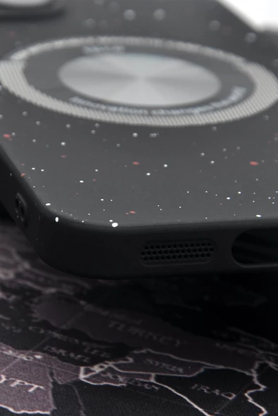 iPhone 14 Uyumlu Siyah Benekli Desenli İnce Sert Kapak Kılıf Kamera Lens Korumalı - Resim 4