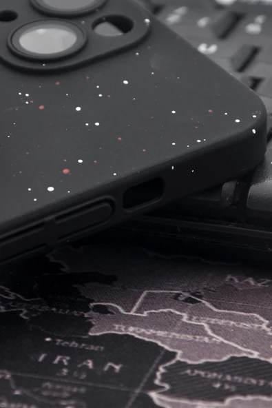 iPhone 14 Uyumlu Siyah Benekli Desenli İnce Sert Kapak Kılıf Kamera Lens Korumalı - Resim 3