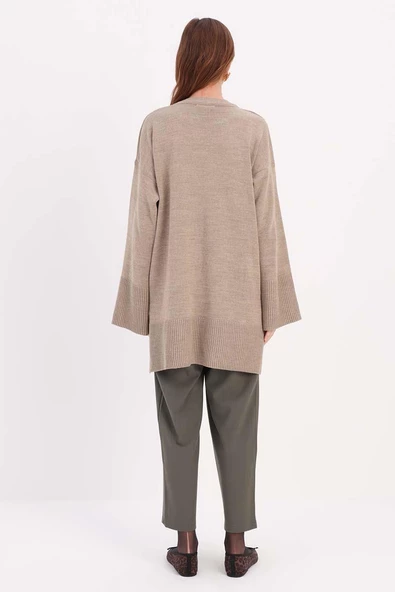 Bej-Oversize Yanları Yırtmaçlı Triko Tunik - Resim 4