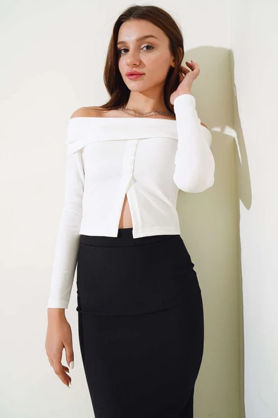 Kayık Yaka Yırtmaçlı Bluz Ekru - Resim 2