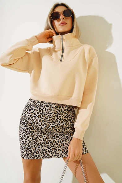 Yarım Fermuarlı Şardonlu Kısa Sweatshirt Bej