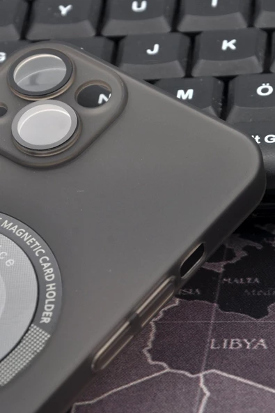 iPhone 14 Uyumlu Siyah Renkli Yarı Şeffaf İnce Sert Kapak Kılıf Kamera Lens Korumalı - Resim 3