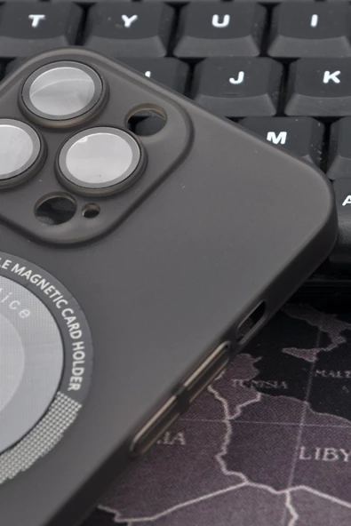 iPhone 14 Pro Max Uyumlu Siyah Renkli Yarı Şeffaf İnce Sert Kapak Kılıf Kamera Lens Korumalı - Resim 3