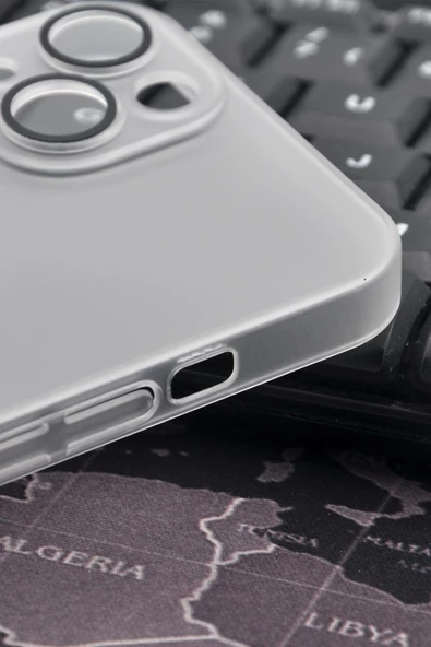 iPhone 14 Uyumlu Beyaz Renkli Yarı Şeffaf İnce Sert Kapak Kılıf Kamera Lens Korumalı - Resim 3