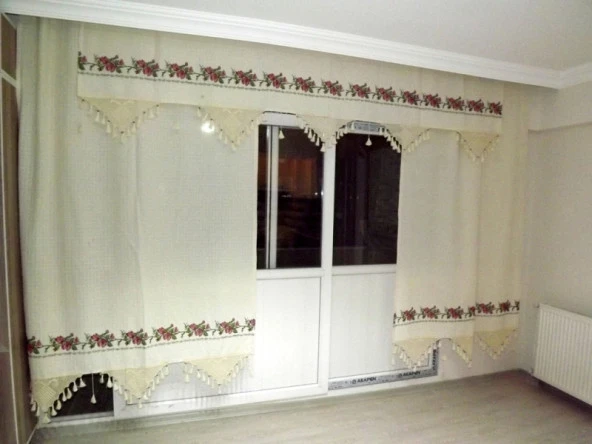 El İşi Dantelli Kanaviçe Buldan Perdesi (215*200) - 2