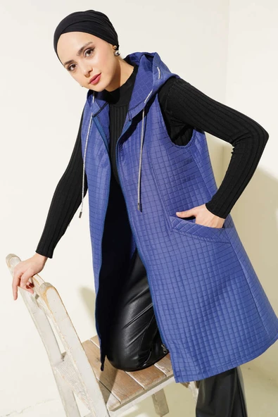 Kapüşonlu Kapitone Yelek Lacivert ürün görseli