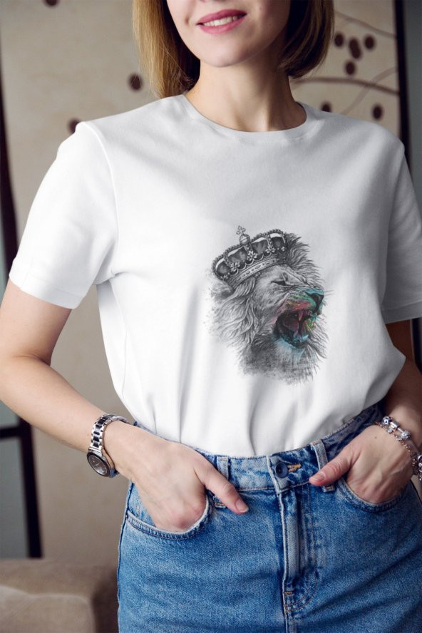 Kral Tacı Aslan Baskılı Tişört Kadın Hediye Doğum Günü Hediyesi T-shirt ürün görseli