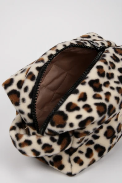 Leopar Peluş Kürklü Büyük Boy İçi Kapitoneli Makyaj Çantası - 5