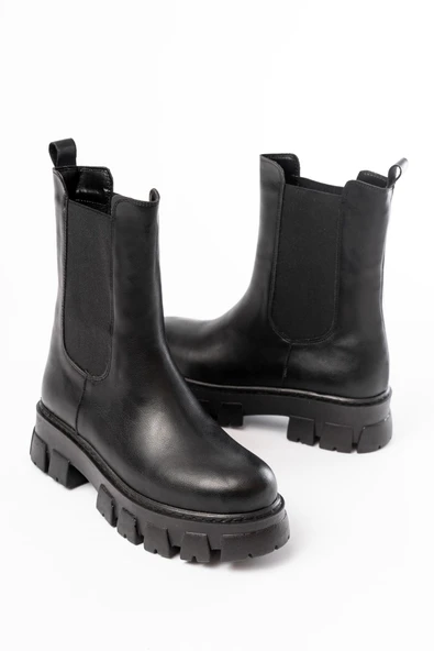 Siyah Yüksek Tabanlı Lastikli Günlük Kadın Bot ürün görseli