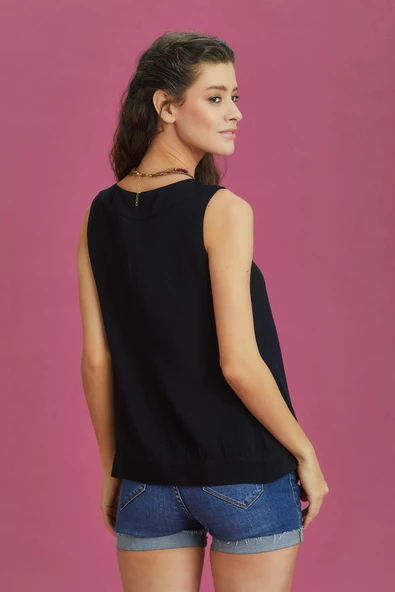 Kolsuz Düğmeli Kadın Bluz - 5