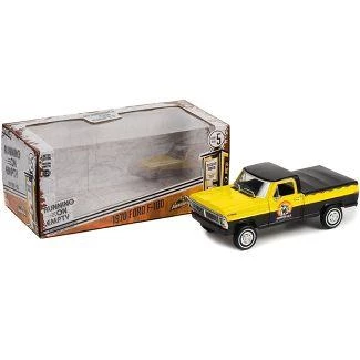 Greenlight 1970 Ford F-100 Pickup Truck Black and Yellow with Bed Cover "Armor All" "Running on Empty" Series 5 1/24 Diecast Model Araba - Resim 2