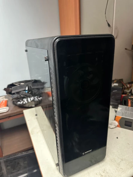 Rampage ESCAPE Temper Camlı 4 Ad. 5 Renk Fanlı Gaming Oyuncu Kasası PSU YOK 2.EL - 3