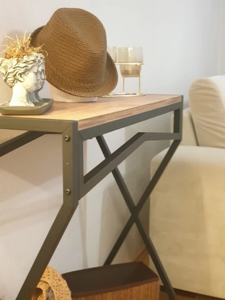 DEKORATİF METAL DRESUAR AHŞAP RAFLI STAND ÇOK AMAÇLI SALON VE HOL RAFI - 6
