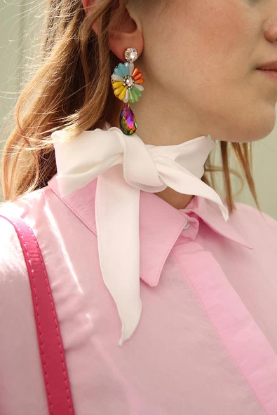 Beyaz-Saten Üçgen Çok Kullanımlı Fular - Resim 2