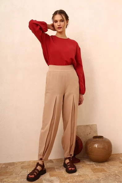 Koyu Bej-Pileli Paçası Düğme Detaylı Pantolon ürün görseli 1