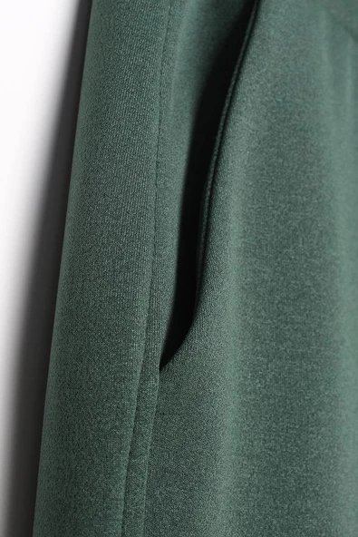 Yeşil-Paçası Pensli Rahat Kalıp Pantolon - Resim 5