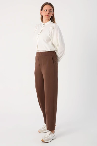 Kahve-Paçası Pensli Rahat Kalıp Pantolon - Resim 3