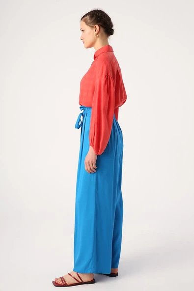 Mavi-Beli Lastikli Pileli Bol Paça Viscon Pantolon - Resim 3