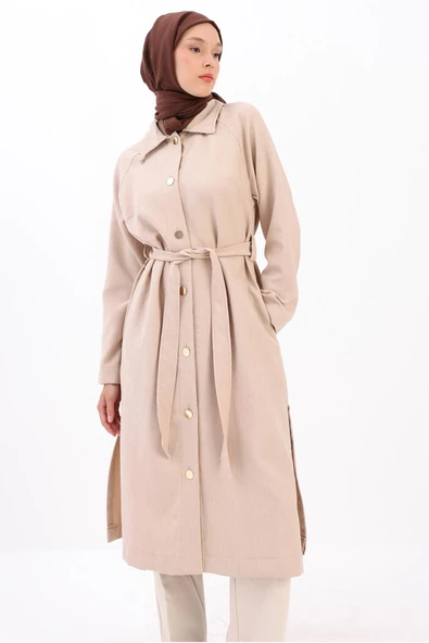 Bej-ŞÖMİZİYE YAKALI DÜĞMELİ KUŞAKLI KAP