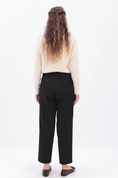 Siyah-Süs Cep Kapaklı Pensli Havuç Pantolon - Resim 4