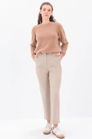 Bej-Paçası Yırtmaçlı Havuç Pantolon ürün görseli 1