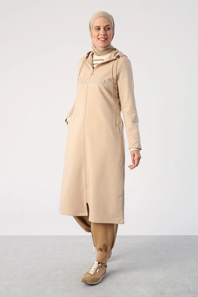 Bej-Aplike Nakışlı Çift Kordonlu Kapüşonlu Hırka - 3