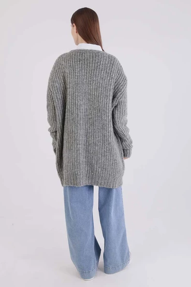 Gri-V Yaka Düğmeli Triko Hırka - 4