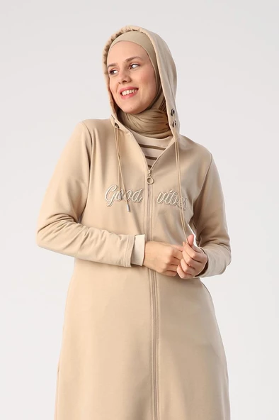 Bej-Aplike Nakışlı Çift Kordonlu Kapüşonlu Hırka