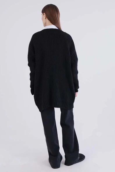 Siyah-V Yaka Düğmeli Triko Hırka - 4