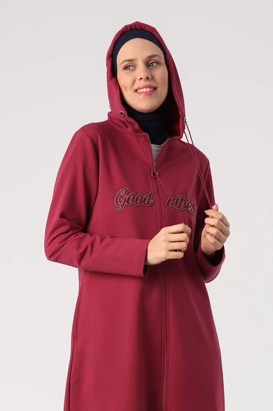 Koyu Bordo-Aplike Nakışlı Çift Kordonlu Kapüşonlu Hırka