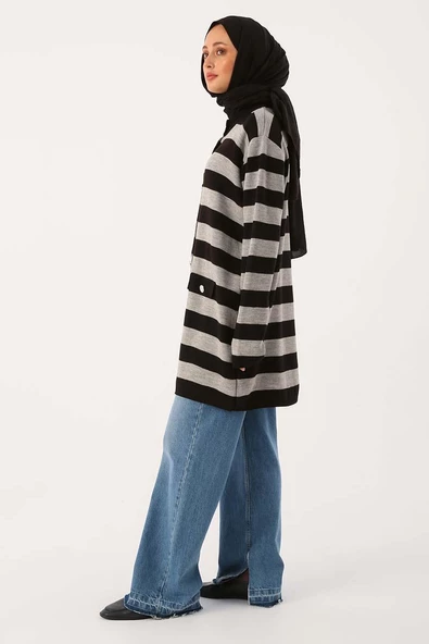Siyah-Gri-Çizgili Fitilli Yaka Düğmeli Hırka - 3