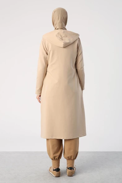 Bej-Aplike Nakışlı Çift Kordonlu Kapüşonlu Hırka - 4