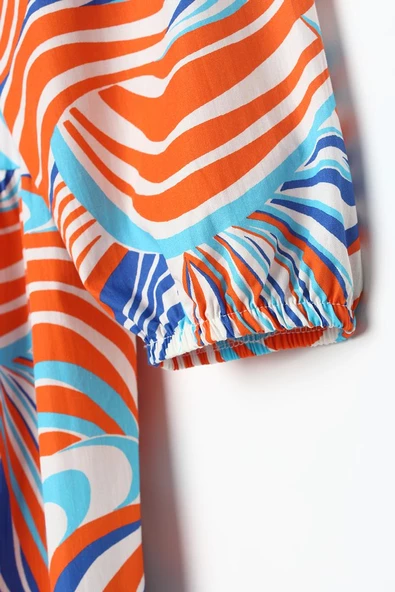 Turuncu-Saks-Kolları Beli Büzgü Detaylı Desenli Fırfırlı Elbise - Resim 7