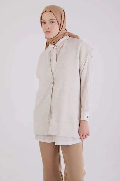 Ekru-Broşlu Triko Yelek - Resim 5