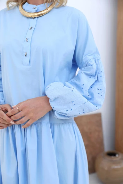Mavi-Pamuklu Yarım Patlı Fistolu Elbise - Resim 7