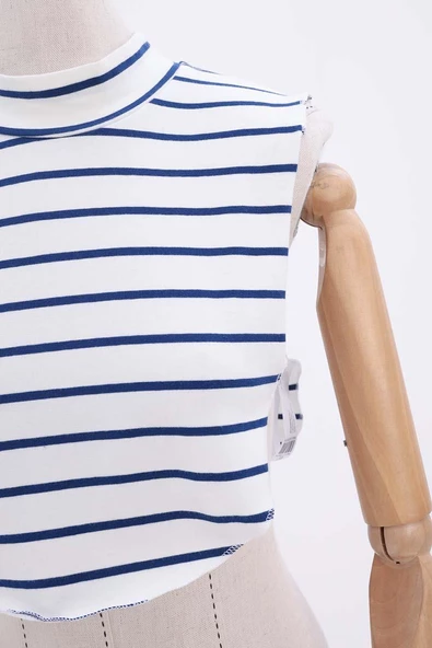 Lacivert-Ekru-Pamuklu Çizgili Sıfır Kol Likralı Crop İçlik - Resim 3