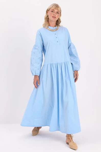 Mavi-Pamuklu Yarım Patlı Fistolu Elbise - Resim 2