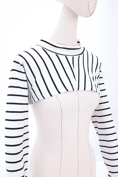 Ekru-Siyah-Pamuklu Parmak Detaylı Çizgili Uzun Kollu Crop İçlik - Resim 2