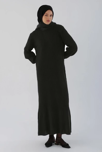 Siyah-Dik Yaka Fitilli Triko Elbise