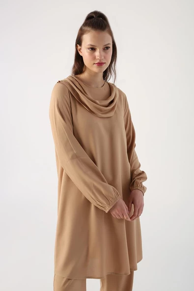 Koyu Bej-Viskon Degaje Detaylı Pantolonlu Takım - Resim 5