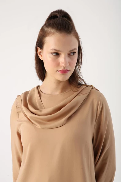 Koyu Bej-Viskon Degaje Detaylı Pantolonlu Takım - Resim 6