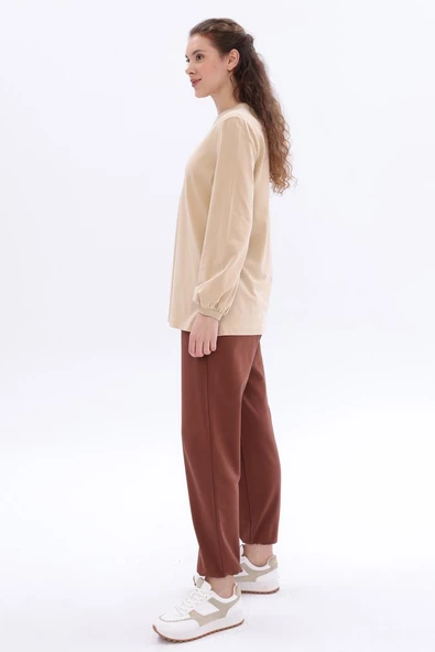 Bej-Bisiklet Yaka Kol Ucu Büzgülü Likralı Pamuklu Bluz - Resim 3