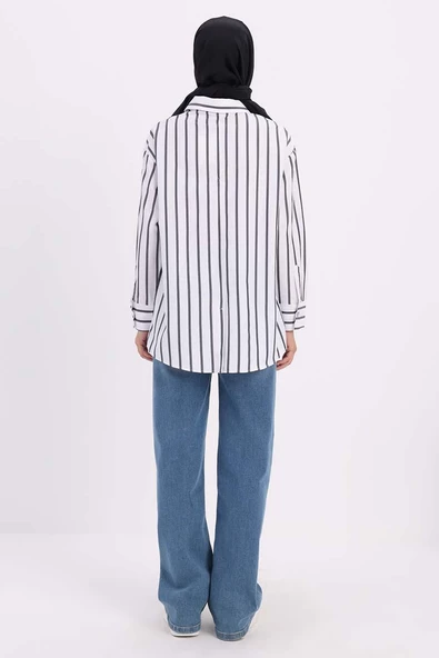 Beyaz-Siyah-Arkası Yırtmaçlı Aparturalı Çizgili Gömlek - Resim 4