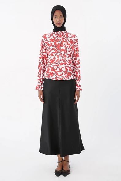 Bordo-Beyaz-Yakası Bağlama Detaylı Likralı Crep Bluz - Resim 2