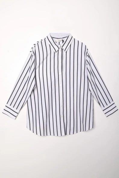 Beyaz-Siyah-Arkası Yırtmaçlı Aparturalı Çizgili Gömlek - Resim 7