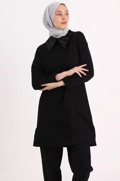 Siyah-Yakası Zincir Nakışlı Tunik ürün görseli